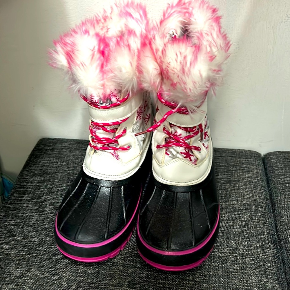 Dream Pairs - Snow boots - Like New